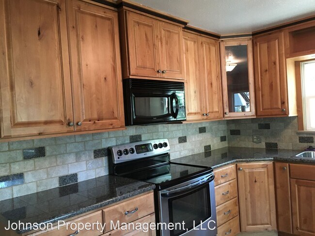 Building Photo - 4 br, 1.5 bath House - 2128 S. Post Street
