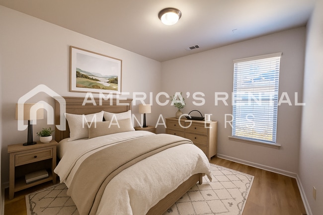 Building Photo - Modern One-Level Living with Pool and Club...