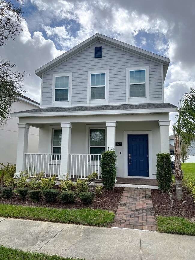 Building Photo - Spacious three-bedroom, two and a half bath home in Moss Park!