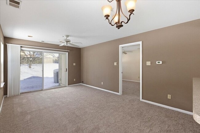 Building Photo - 29 Foxglove Dr