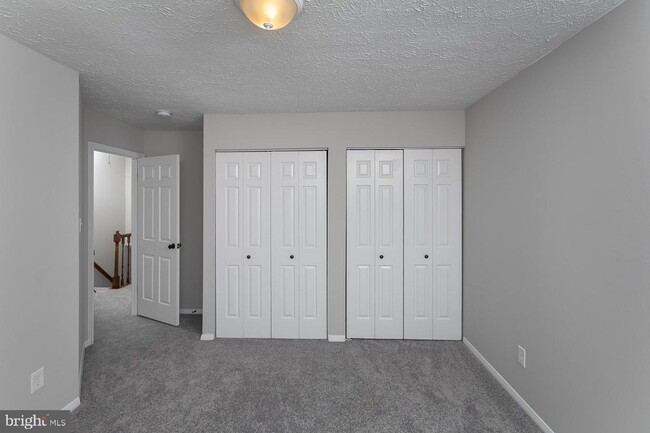 Building Photo - 31 Stone Falls Ct