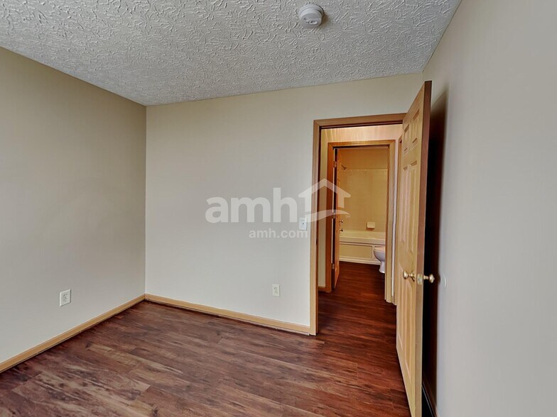 Building Photo - 3156 Hogan Way