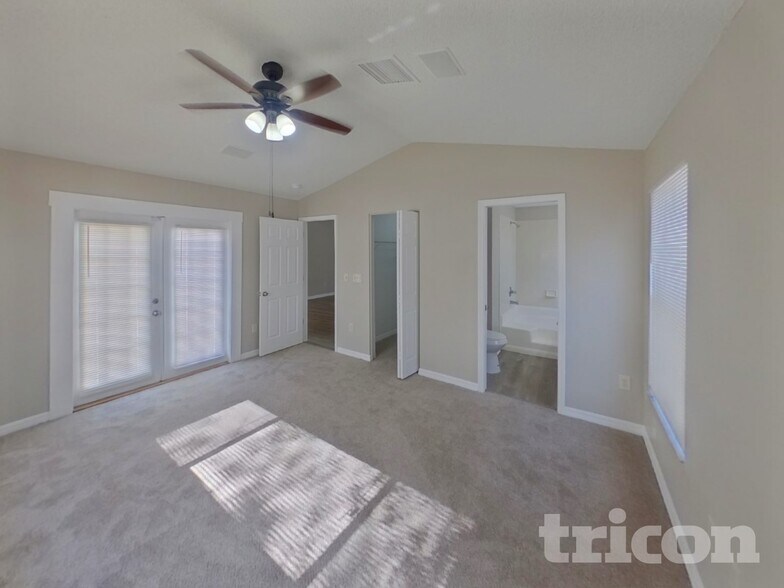 Building Photo - 4726 Bloom Dr