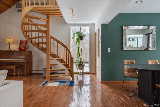 Building Photo - 224 Last Rd