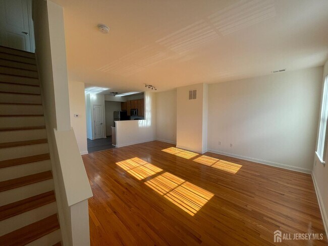 Building Photo - 430 Giordano Ave