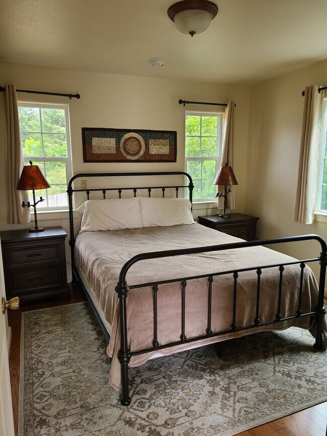 Building Photo - 1992 Gwin Rd