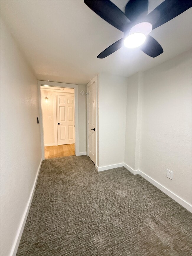 Building Photo - 738 Caisson St