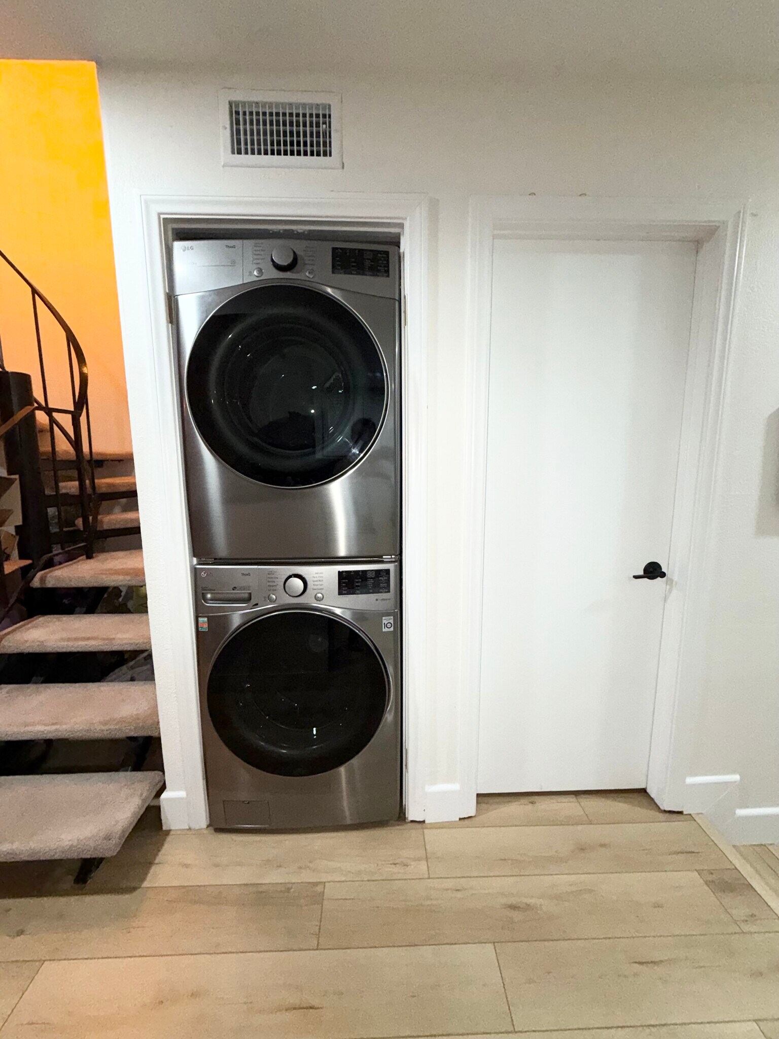 Building Photo - 1925 Alga Rd