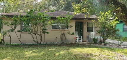 Building Photo - Very Nice Furnished Home on Quiet Street