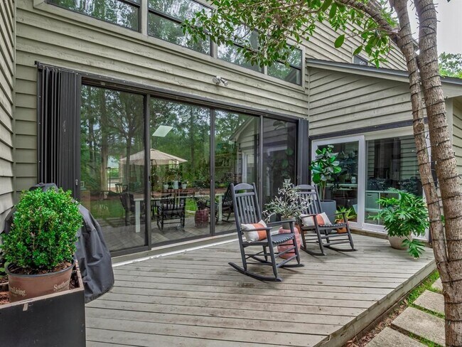 Building Photo - 3335 Micanopy Trail