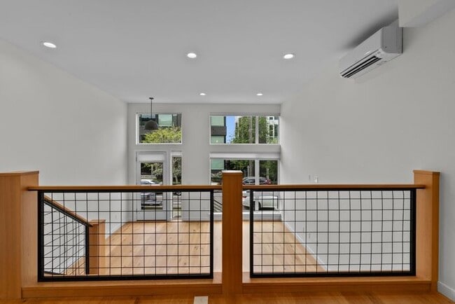 Building Photo - ULTRA-MODERN Townhome w/AC and Views in the Heart of Eastlake!