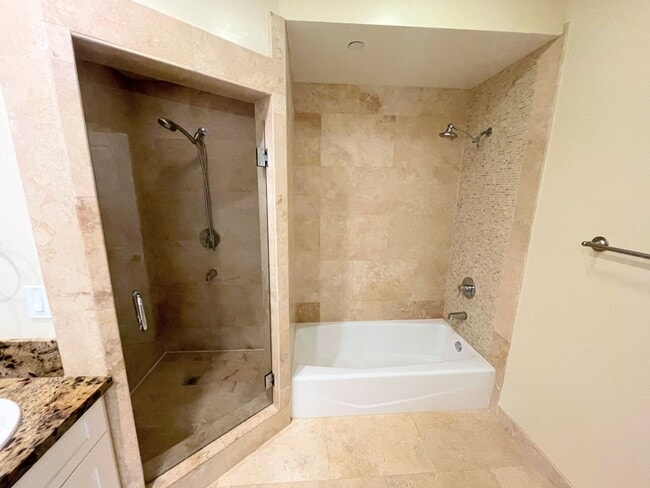 Building Photo - Studio City living at a great price. 3bd/2ba condo, dual parking, water/trash included!