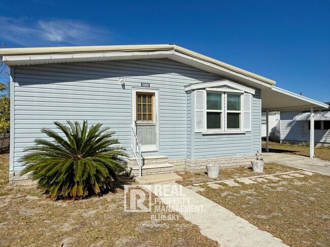 Building Photo - 5641 Columbia Dr