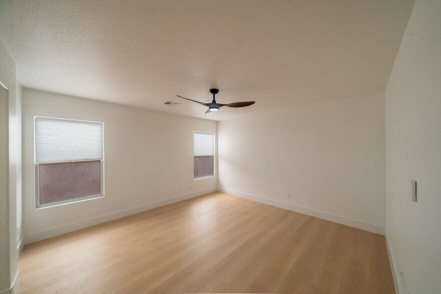 Building Photo - 504 Lacabana Beach Drive