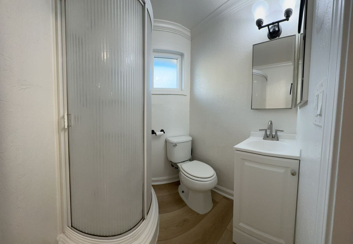 Building Photo - 832 Marion St