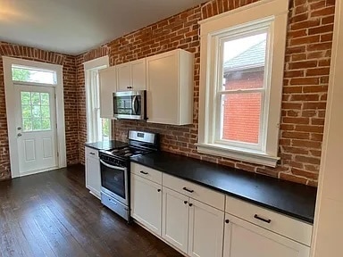 Building Photo - Olive Duplex