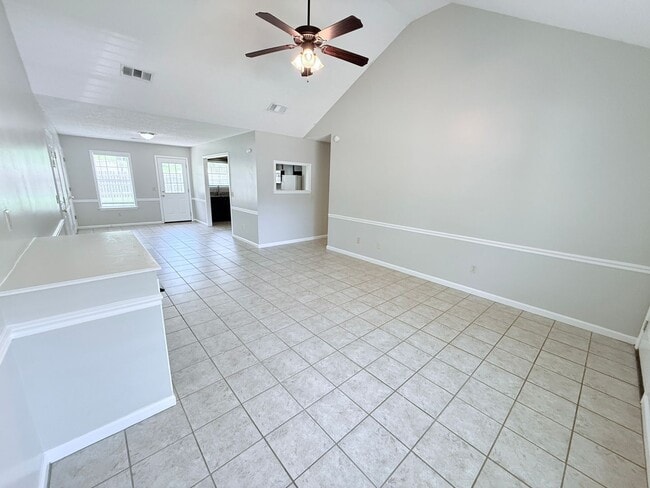 Building Photo - 1001 Creekside Pl