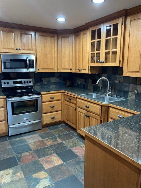 Building Photo - 18319 E Riverway Ave