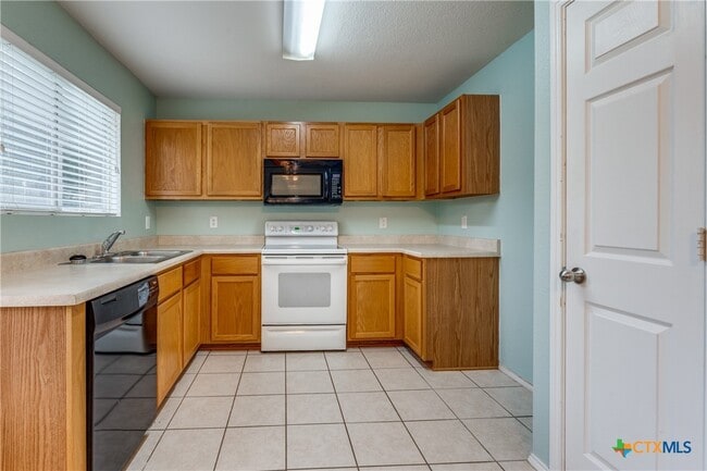 Building Photo - 309 Willow View