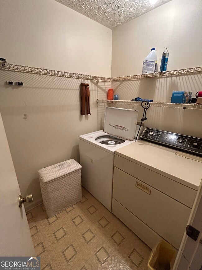 Building Photo - 1595 Timothy Rd