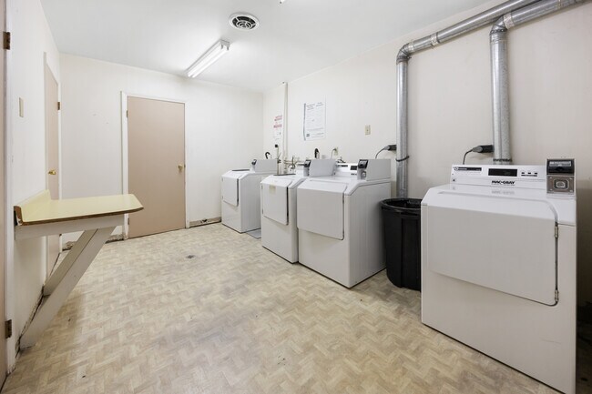 Building Photo - 15 Kimberly Ln