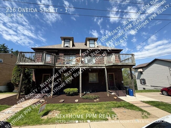 Building Photo - 216 Oneida St