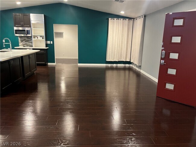 Building Photo - 811 E Oakey Blvd