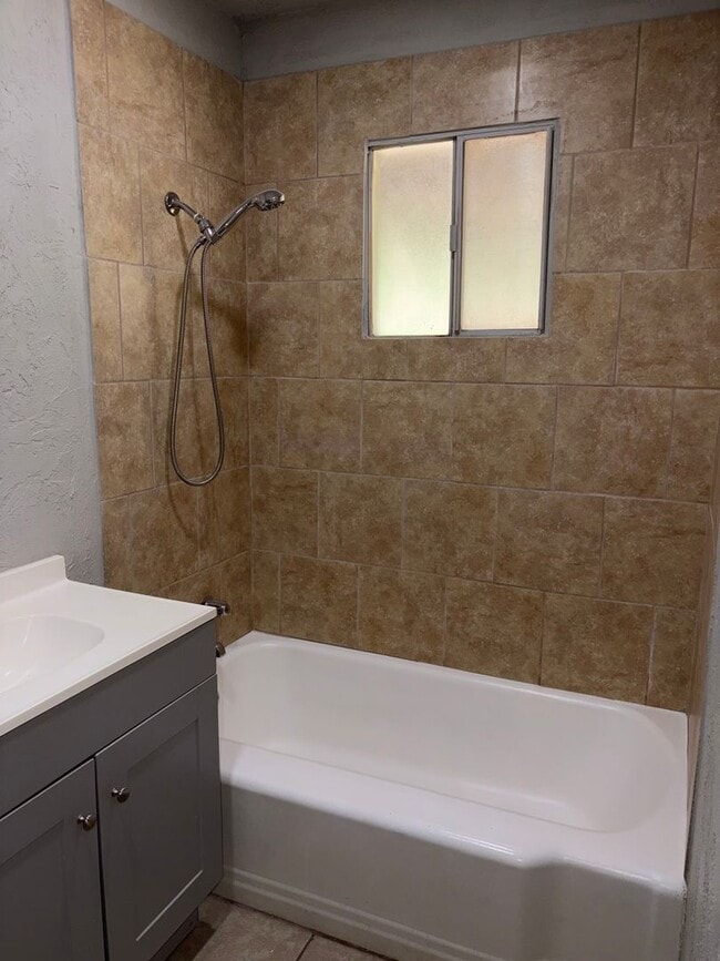 Building Photo - 5904 S Dimple Dr