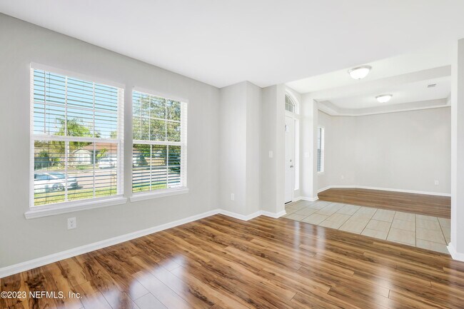Building Photo - 12096 Coachman Lakes Way