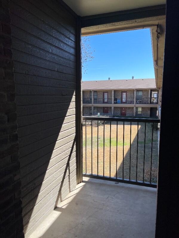 Building Photo - 1226 Baylor Ave