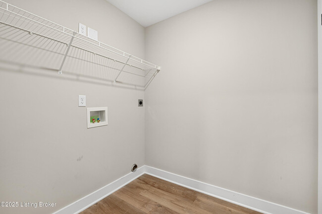 Building Photo - 9203 Harvester Pl