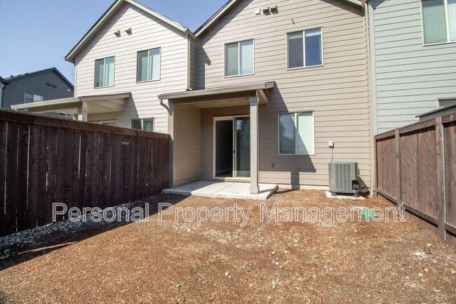 Building Photo - 5705 NE 59th Way