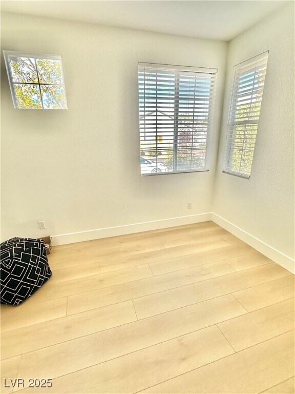 Building Photo - 10195 Queensbury Ave