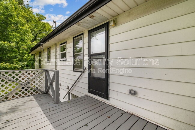 Building Photo - 8881 Darnell Pl