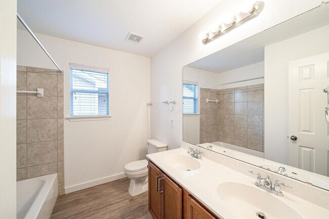 Building Photo - 1600 Big Thicket Dr