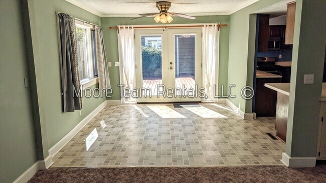 Building Photo - 2612 Haywood Rd