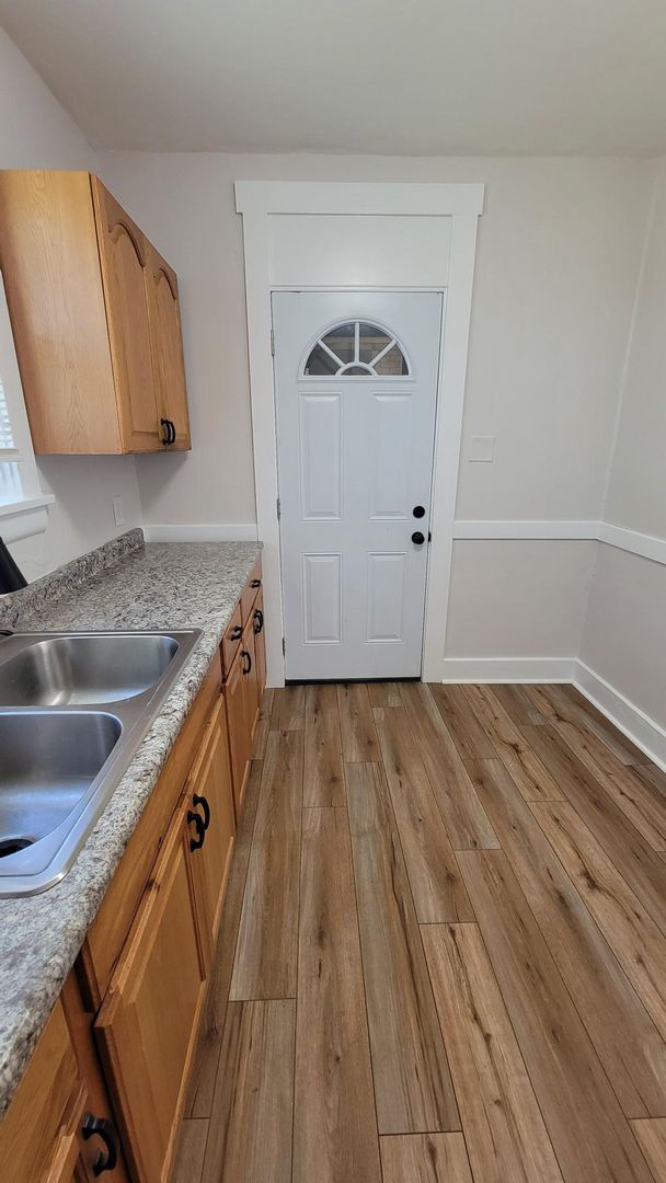 Building Photo - 226 Sunnyland Ave