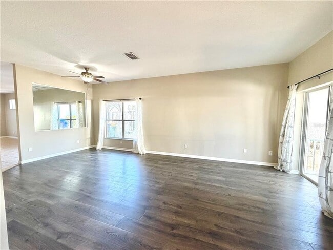 Building Photo - 1044 Longville Cir