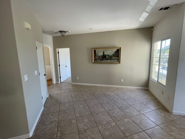 Building Photo - Contemporary Beautiful Spacious 4 bed 3 bath home