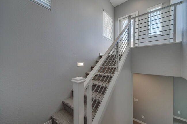 Building Photo - 7439 E Conquistadores Dr