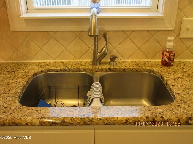 Building Photo - 108 Sea Star Cir