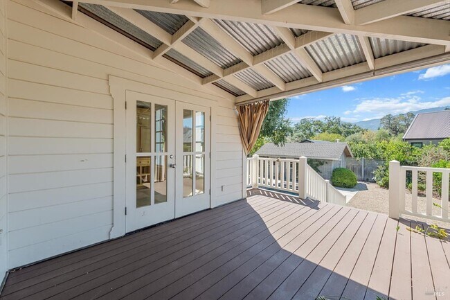 Building Photo - 1533 Allyn Ave