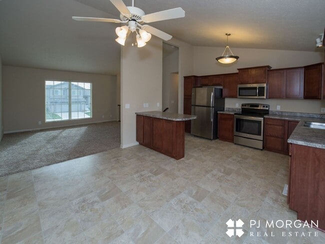 Building Photo - 3 bedroom, 2 bathroom House For Lease