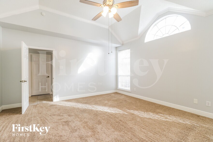 Building Photo - 2407 Spanish Oak Hill Ct