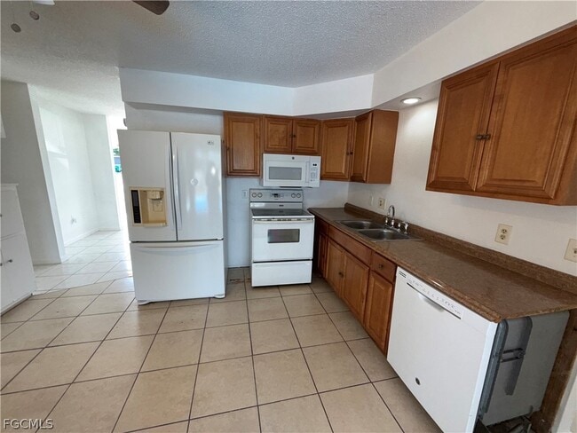 Building Photo - 20150 Ventura Ave