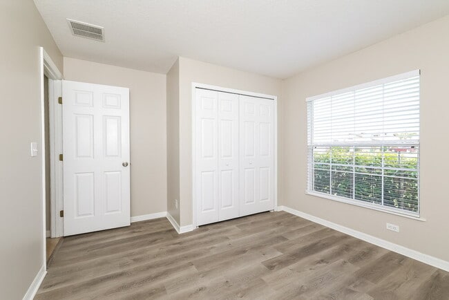 Building Photo - 4640 Sandhurst St