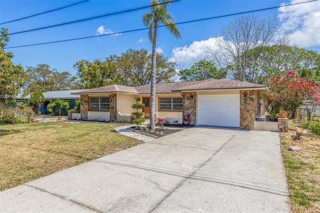 Building Photo - 834 Riverside Dr