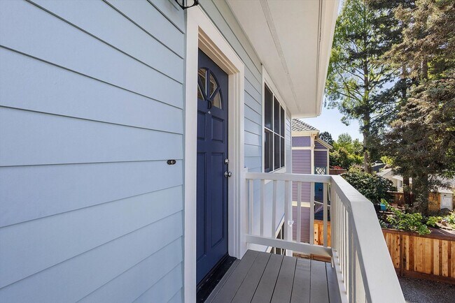 Building Photo - 2026 San Antonio Ave