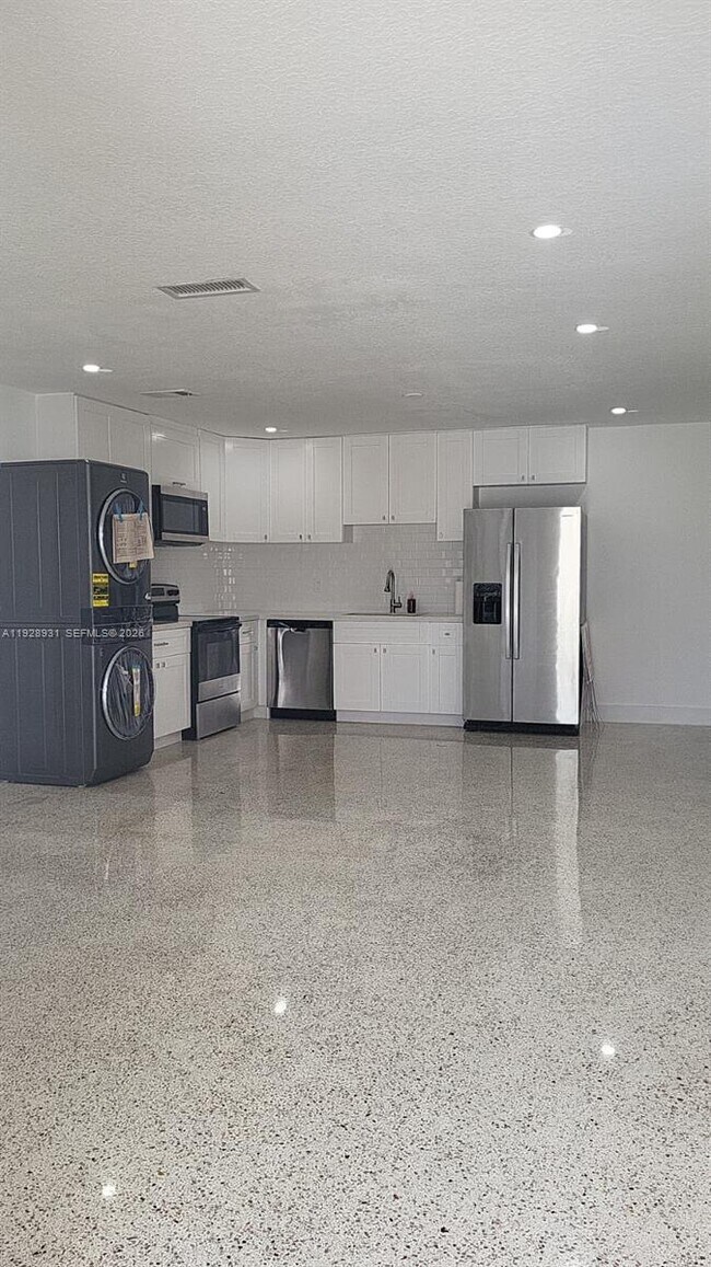 Building Photo - 9228 SW 37th St