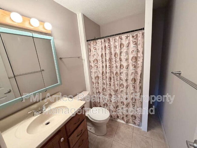 Building Photo - 141 Fernery Rd